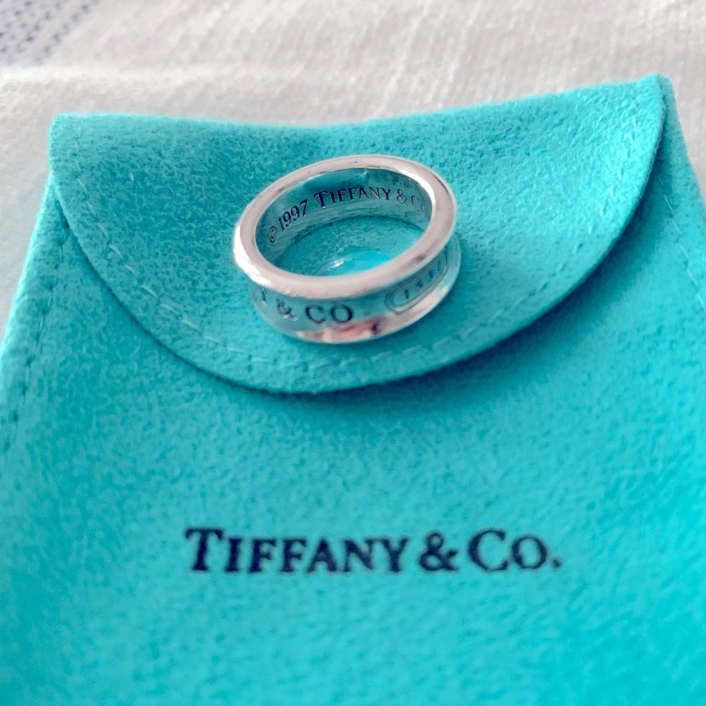 Tiffany & Co. band ring - medium thickness